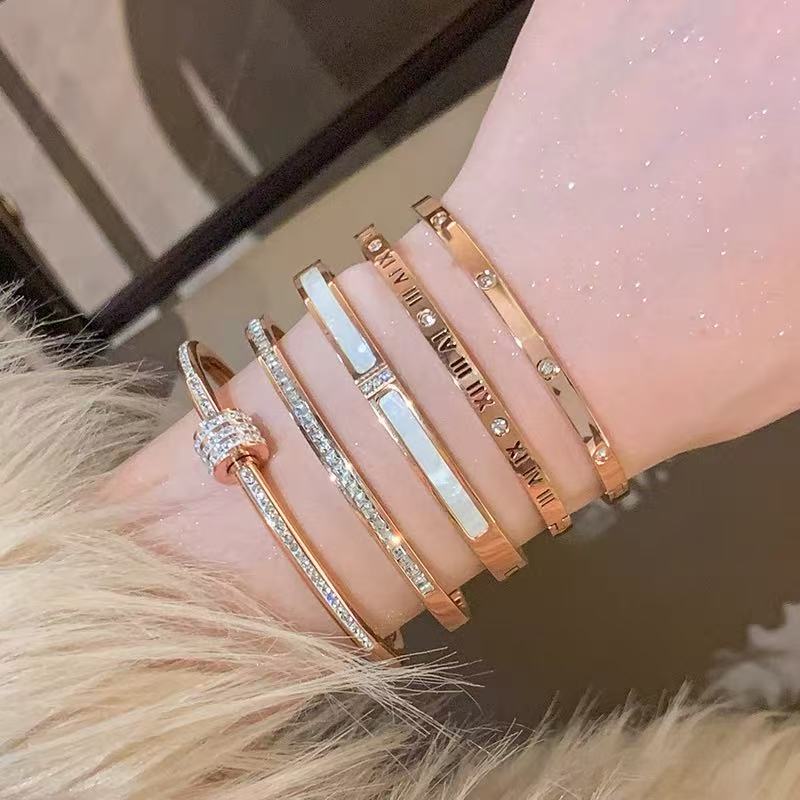 MLM Studio: 500+ Press-on Sets for Minimalist & Luxurious Bangle Bracelets-Perfect for Gifting or Layering!