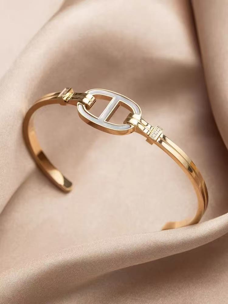 MLM Studio: 500+ Press-on Sets for Minimalist & Luxurious Bangle Bracelets-Perfect for Gifting or Layering!